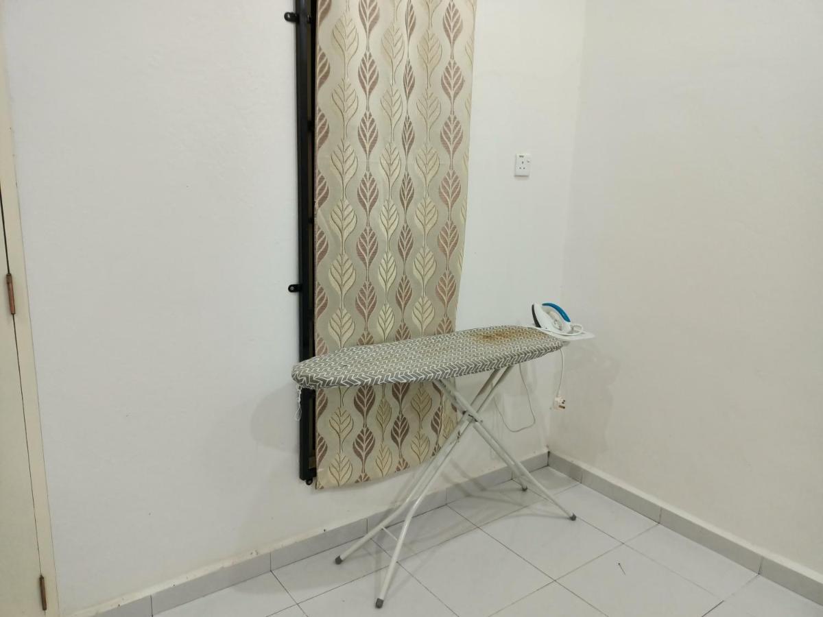 Ummi'S Homestay Kuala Besut Kampong Baru Buitenkant foto