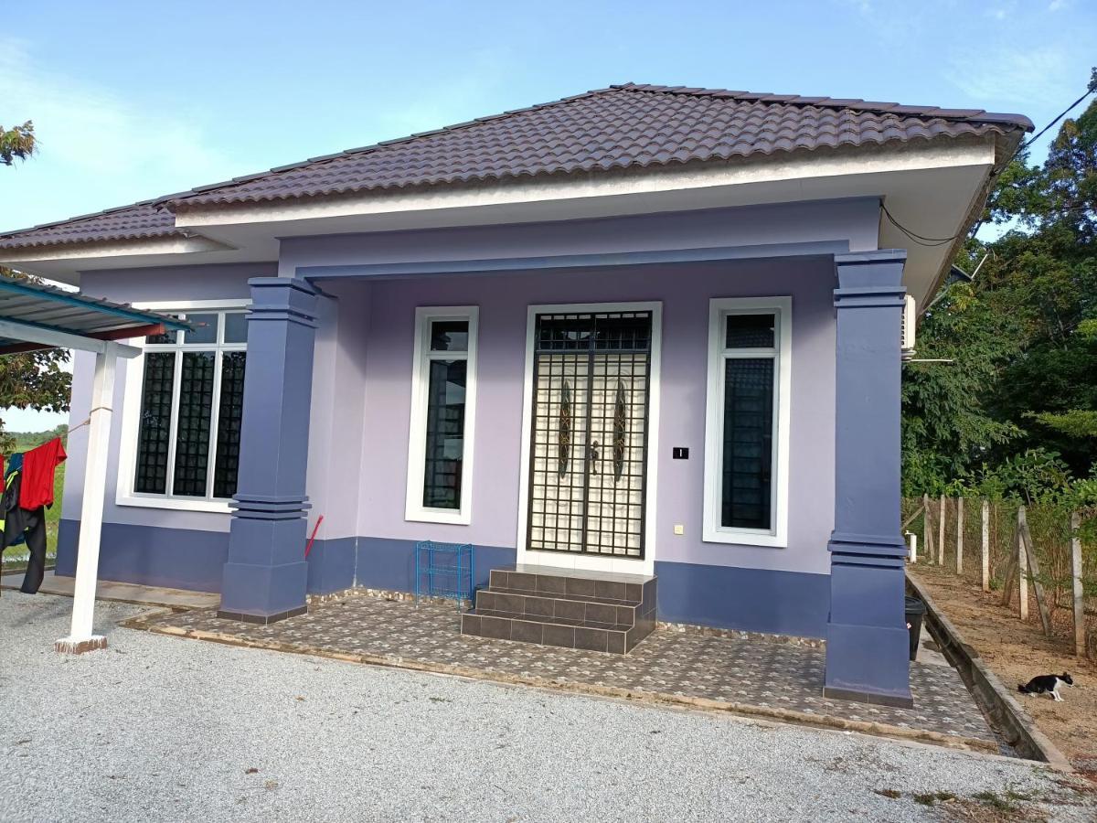 Ummi'S Homestay Kuala Besut Kampong Baru Buitenkant foto